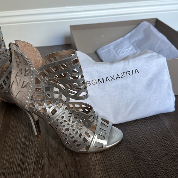 BCBG Maven High-Heel Laser-Cut,  SIZE 7, “NEW” - Picture 6 of 7